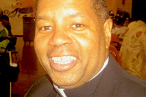 Home_page_obit_fr_chester_smith_April_2020_320_by_480